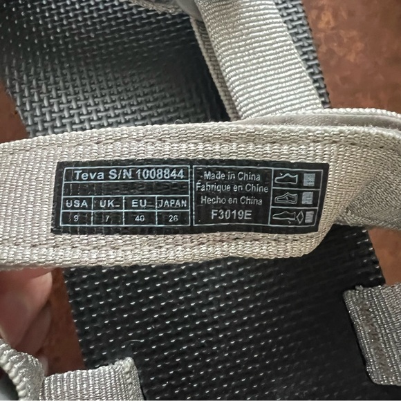 Teva Flatform Universal Sandal - Picture 6 of 6